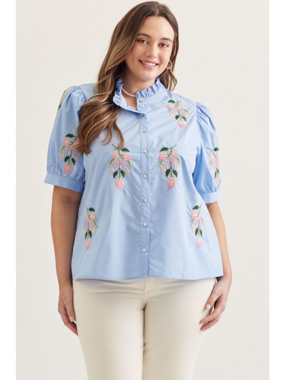 NWT Entro Solid Short Sleeve Top Featuring Embroidered Floral Motif Plus-Size